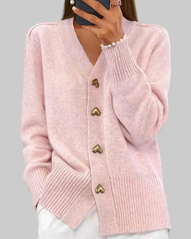 ADELE | Puha pulóver szív alakú gombokkal