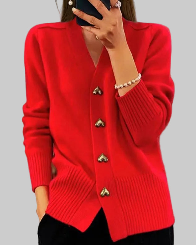 ADELE | Puha pulóver szív alakú gombokkal